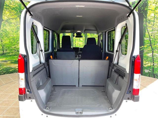 後席を格納すると、これだけの広さが!シーンに合わせたシートアレンジで、大きな荷物も積むことが出来ます♪