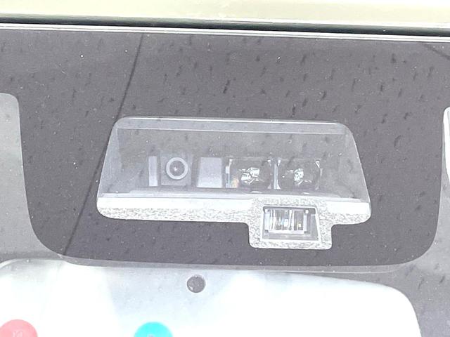 ジムニーシエラ JC 4WD MT車 SDナビ バックカメラ 衝突被害軽減システム 禁煙車 スマートキー LEDヘッド ETC クルコン オートハイビーム 車線逸脱警報 オートライト オートエアコン 純正15インチアルミ(3枚目)