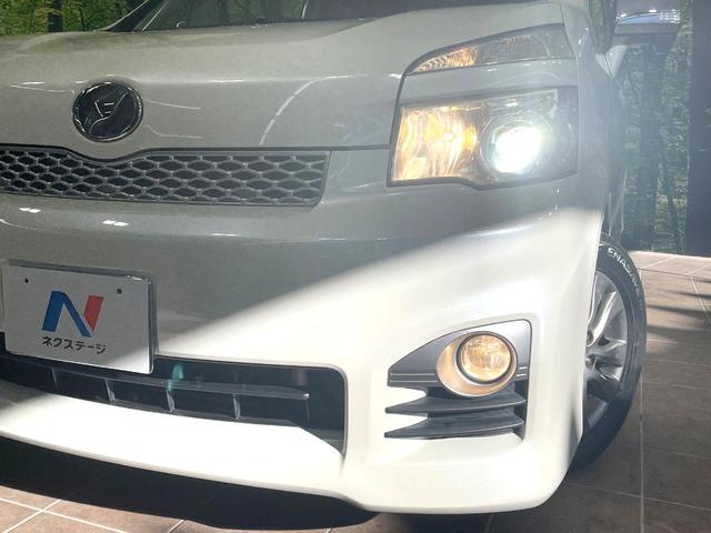 ヴォクシー ZS 煌II 両側電動ドア 純正SDナビ バックカメラ 禁煙車 スマートキー HIDヘッド ETC オートライト デュアルエアコン 純正16インチアルミ Bluetooth CD DVD再生 フルセグ パドルシフト(13枚目)