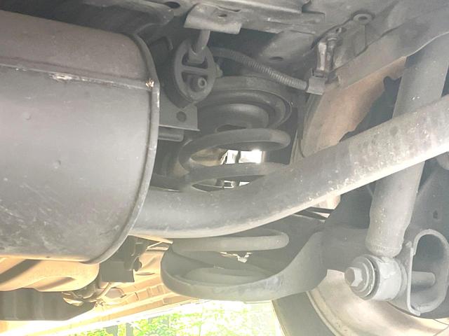 ヴォクシー ZS 煌II 両側電動ドア 純正SDナビ バックカメラ 禁煙車 スマートキー HIDヘッド ETC オートライト デュアルエアコン 純正16インチアルミ Bluetooth CD DVD再生 フルセグ パドルシフト(21枚目)