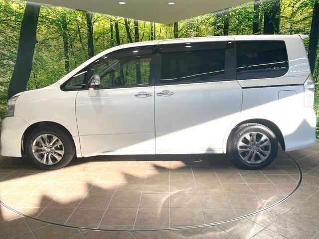ヴォクシー ZS 煌II 両側電動ドア 純正SDナビ バックカメラ 禁煙車 スマートキー HIDヘッド ETC オートライト デュアルエアコン 純正16インチアルミ Bluetooth CD DVD再生 フルセグ パドルシフト(27枚目)