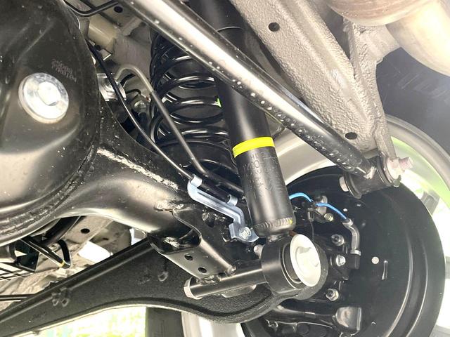 ジムニー XC 4WD ターボ セーフティサポート 禁煙車 コーナーセンサー スマートキー LEDヘッドライト クルーズコントロール オートハイビーム 車線逸脱警報 オートライト オートエアコン 純正16インチアルミ(20枚目)