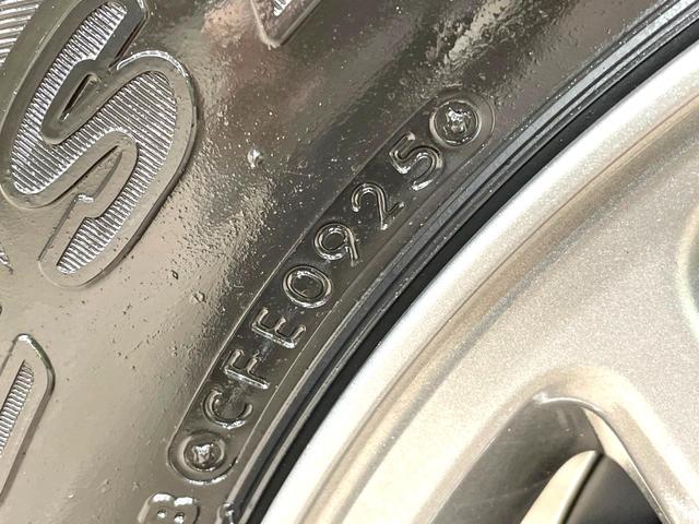 ジムニー XC 4WD ターボ セーフティサポート 禁煙車 コーナーセンサー スマートキー LEDヘッドライト クルーズコントロール オートハイビーム 車線逸脱警報 オートライト オートエアコン 純正16インチアルミ(33枚目)