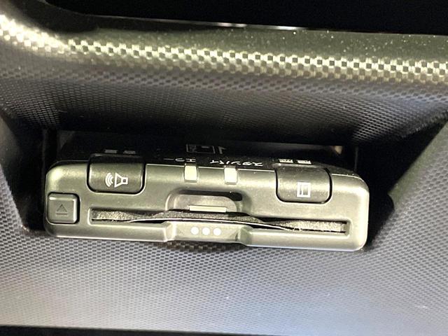 ロッキー X ディスプレイオーディオ バックカメラ 衝突被害軽減システム スマートキー LEDヘッド ETC オートライト オートエアコン 純正16インチアルミ CD(5枚目)