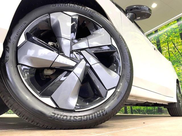 オーラ G メーカーナビ 全周囲カメラ BOSEサウンド 衝突被害軽減システム レーダークルーズ 禁煙車 ハーフレザーシート コーナーセンサー スマートキー LEDヘッド ビルトインETC オートハイビーム(13枚目)