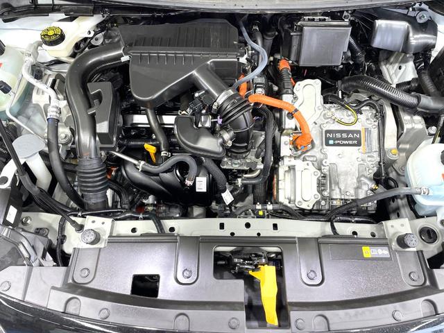 オーラ G メーカーナビ 全周囲カメラ BOSEサウンド 衝突被害軽減システム レーダークルーズ 禁煙車 ハーフレザーシート コーナーセンサー スマートキー LEDヘッド ビルトインETC オートハイビーム(18枚目)