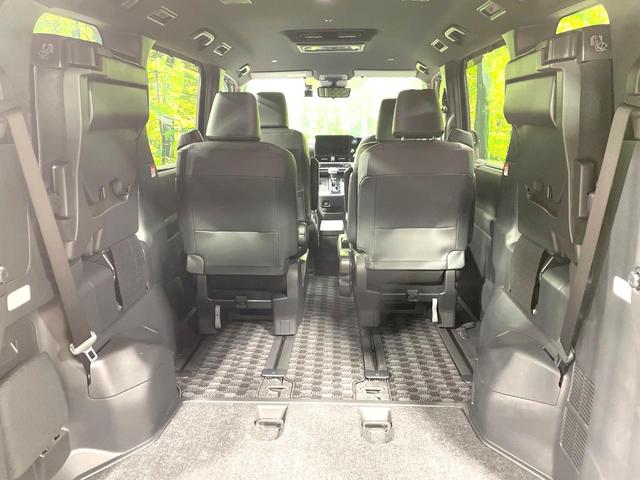 ヴォクシー Ｓ－Ｚ　両側電動スライドドア　１０型ディスプレイオーディオ　バックカメラ　セーフティーセンス　後席モニター　Ｂｌｕｅｔｏｏｔｈ　パワーバックドア　ＬＥＤヘッドライト　純正１７インチアルミ（11枚目）