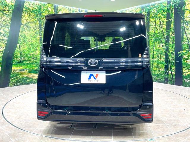 ヴォクシー Ｓ－Ｚ　両側電動スライドドア　１０型ディスプレイオーディオ　バックカメラ　セーフティーセンス　後席モニター　Ｂｌｕｅｔｏｏｔｈ　パワーバックドア　ＬＥＤヘッドライト　純正１７インチアルミ（16枚目）