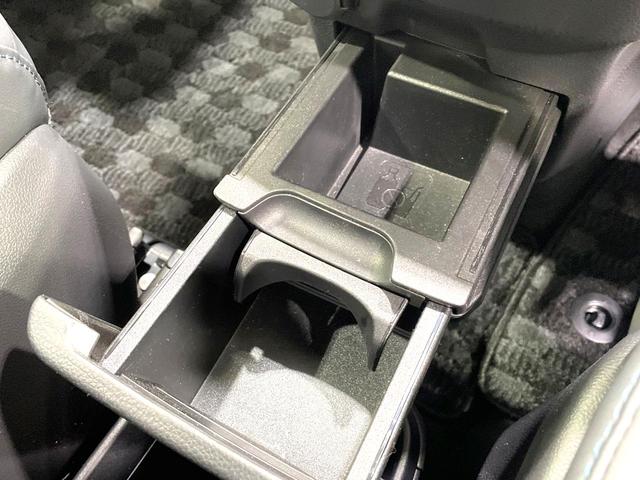 ヴォクシー Ｓ－Ｚ　両側電動スライドドア　１０型ディスプレイオーディオ　バックカメラ　セーフティーセンス　後席モニター　Ｂｌｕｅｔｏｏｔｈ　パワーバックドア　ＬＥＤヘッドライト　純正１７インチアルミ（63枚目）