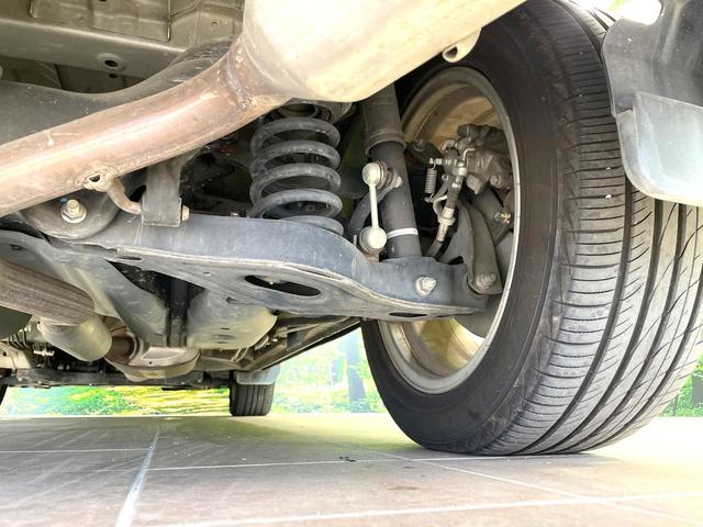 お車を安心してお乗りいただく為には、足回りの定期点検が欠かせません。サービスサポート（有償保証）では無料点検もご提供しており、安心のカーライフをお過ごしいただけるサポート体制が整っています。