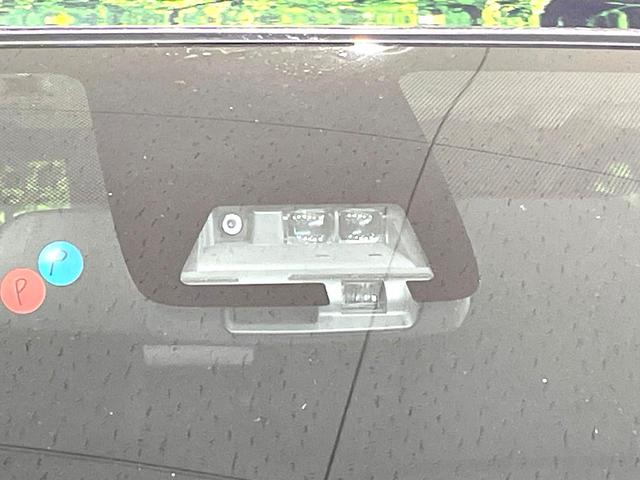 【プリクラッシュセーフティ】前方の車両等を検知し、衝突しそうな時は警報で注意を促し、ブレーキを踏む力をサポート。ブレーキを踏めなかった場合は衝突被害軽減ブレーキが作動、衝突回避をサポートします。