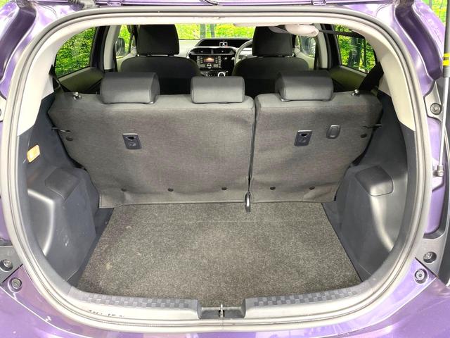 普段のお買い物や通勤、送迎等に十分な荷室スペースを確保しております。セカンドシートを倒すと、大きな荷物の積載も可能です♪