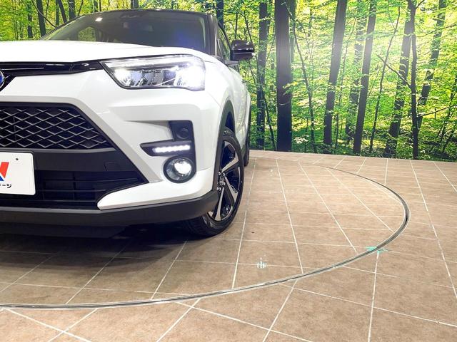 ライズ Ｚ　登録済未使用車　純正９型ディスプレイオーディオ　全周囲カメラ　衝突軽減　レーダークルーズ　シートヒーター　コーナーセンサー　ＬＥＤヘッド　オートハイビーム　車線逸脱警報　純正１７インチＡＷ（12枚目）