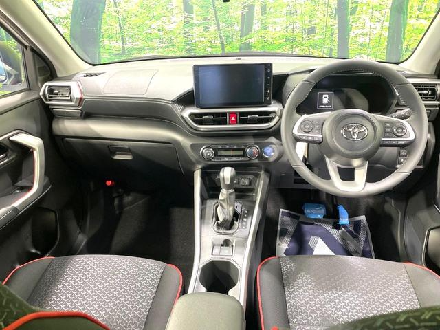 ライズ Ｚ　登録済未使用車　全周囲カメラ　衝突被害軽減システム　レーダークルーズ　コーナーセンサー　スマートキー　ＬＥＤヘッド　純正１７インチアルミ　オートハイビーム　車線逸脱警報　オートライト　オートエアコン（2枚目）