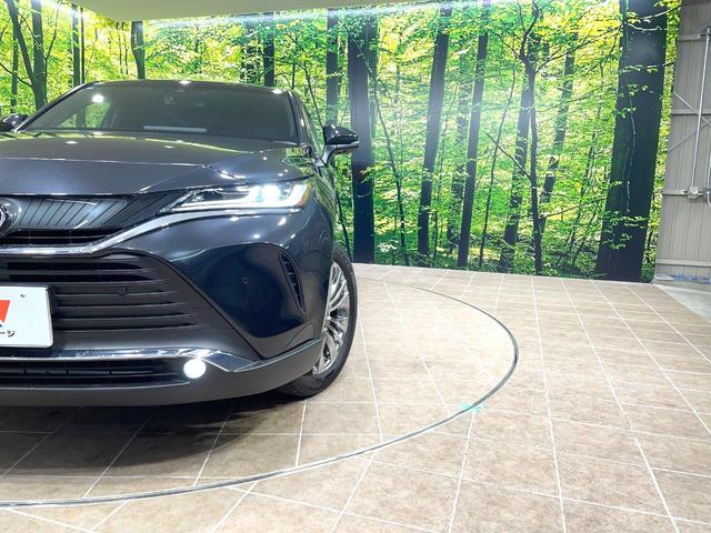 【ＬＥＤヘッドライト】悪天候や夜間走行時も良好な視界を確保し安心して運転できる高輝度ＬＥＤヘッドライトを装備！点灯速度が早く、消費電力も抑えられています。