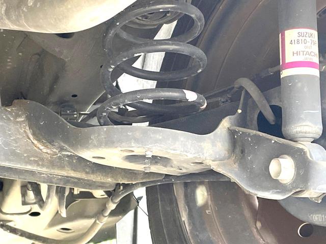 お車を安心してお乗りいただく為には、足回りの定期点検が欠かせません。サービスサポート（有償保証）では無料点検もご提供しており、安心のカーライフをお過ごしいただけるサポート体制が整っています。