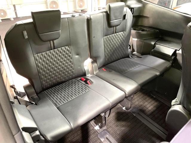 ３列目シートはもちろん状態良好☆大人でもゆったりと座って頂けますので、大人数でのお出かけもラクラクです♪ご家族で、気の知れた仲間で、ドライブに行くのが楽しみですね♪