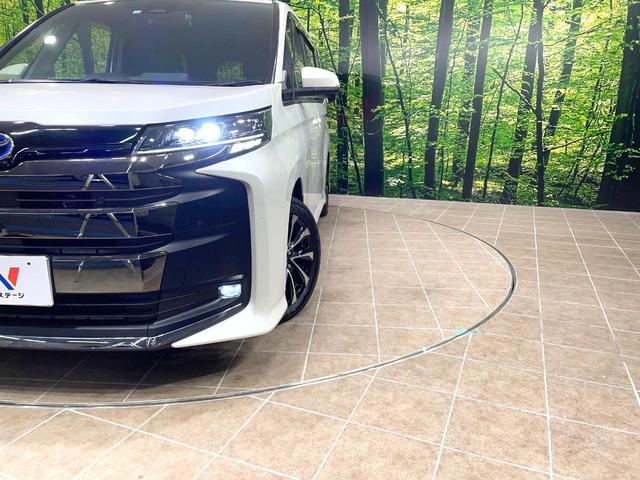 【ＬＥＤヘッドライト】悪天候や夜間走行時も良好な視界を確保し安心して運転できる高輝度ＬＥＤヘッドライトを装備！点灯速度が早く、消費電力も抑えられています。