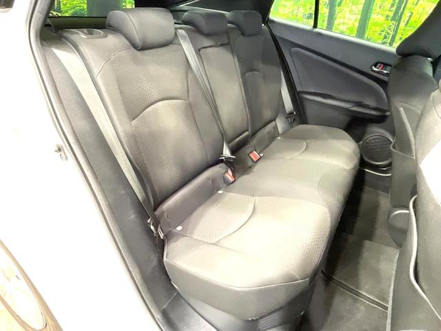 後部座席も気になるようなキズ・汚れやへたり等、大きなダメージはなく、良好な状態です。