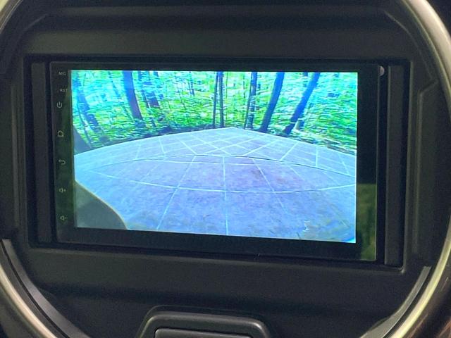 【バックカメラ】駐車時に後方がリアルタイム映像で確認できます。大型商業施設や立体駐車場での駐車時や、夜間のバック時に大活躍！運転スキルに関わらず、今や必須となった装備のひとつです！