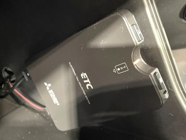 【ＥＴＣ】高速道路の料金所をストレスなく通過！話題のスポットやサービスエリアに多い「スマートＩＣ」利用時は必須のアイテムです。当店でセットアップを実施、ご納車当日からすぐにご利用いただけます！