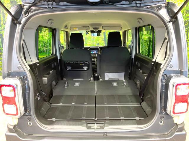 ラゲッジルームは、大容量のスペースを確保。普段のお買い物からレジャーまで、幅広く活躍してくれます！また、リアシートを倒すことでバリエーション豊かにお使いいただけます。