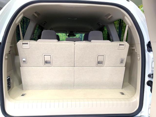 後席を格納すると、これだけの広さが！シーンに合わせたシートアレンジで、大きな荷物も積むことが出来ます♪