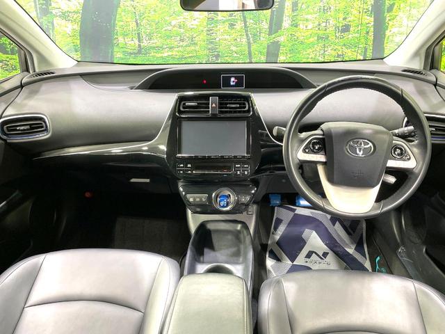 プリウス Ｓツーリングセレクション　フルエアロ　純正ＳＤナビ　バックカメラ　衝突被害軽減システム　レーダークルーズ　禁煙車　レザー調シート　コーナーセンサー　ＬＥＤヘッド　ビルトインＥＴＣ　オートハイビーム　車線逸脱警報　オートライト（2枚目）