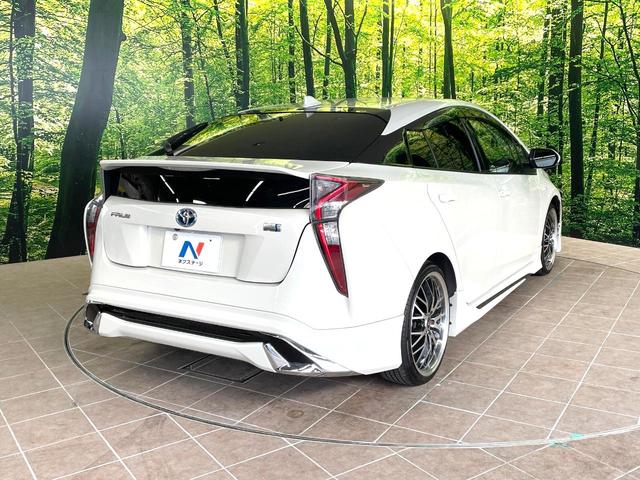 プリウス Ｓツーリングセレクション　フルエアロ　純正ＳＤナビ　バックカメラ　衝突被害軽減システム　レーダークルーズ　禁煙車　レザー調シート　コーナーセンサー　ＬＥＤヘッド　ビルトインＥＴＣ　オートハイビーム　車線逸脱警報　オートライト（17枚目）