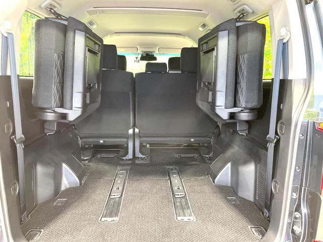 後席を格納すると、これだけの広さが！シーンに合わせたシートアレンジで、大きな荷物も積むことが出来ます♪