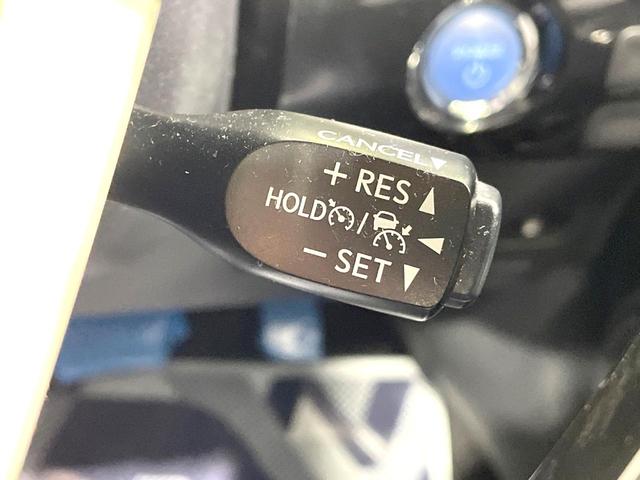 プリウス Sツーリングセレクション 純正SDナビ バックカメラ トヨタセーフティセンス レーダークルーズ 禁煙車 レザーシート コーナーセンサー スマートキー LEDヘッド ビルトインETC オートハイビーム 車線逸脱警報 オートライト(6枚目)