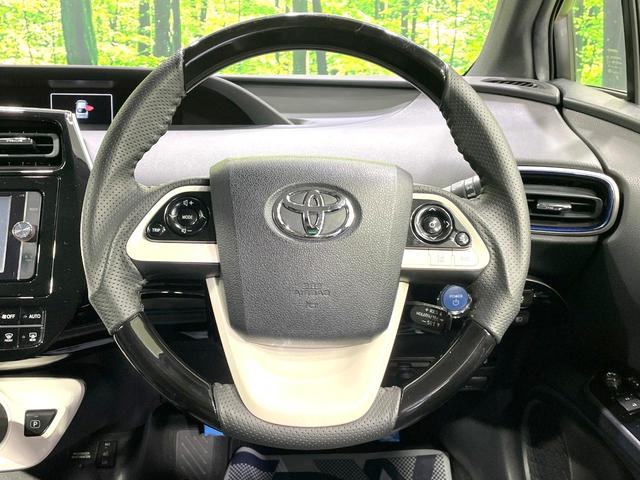 プリウス Sツーリングセレクション 純正SDナビ バックカメラ トヨタセーフティセンス レーダークルーズ 禁煙車 レザーシート コーナーセンサー スマートキー LEDヘッド ビルトインETC オートハイビーム 車線逸脱警報 オートライト(11枚目)
