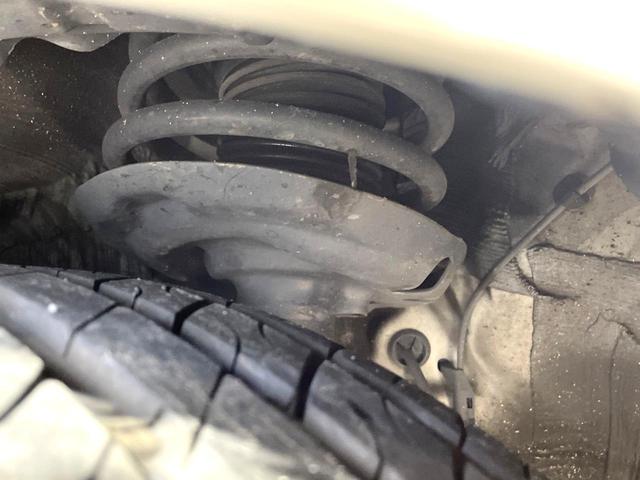 プリウス Sツーリングセレクション 純正SDナビ バックカメラ トヨタセーフティセンス レーダークルーズ 禁煙車 レザーシート コーナーセンサー スマートキー LEDヘッド ビルトインETC オートハイビーム 車線逸脱警報 オートライト(20枚目)