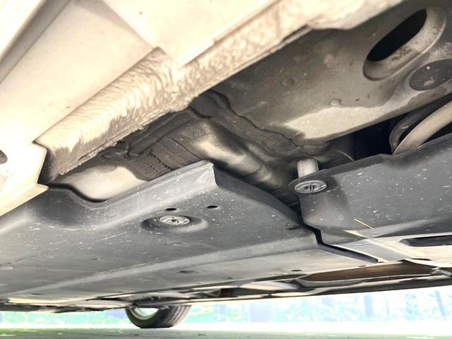 プリウス Sツーリングセレクション 純正SDナビ バックカメラ トヨタセーフティセンス レーダークルーズ 禁煙車 レザーシート コーナーセンサー スマートキー LEDヘッド ビルトインETC オートハイビーム 車線逸脱警報 オートライト(21枚目)