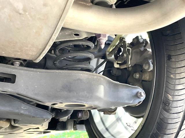 プリウス Sツーリングセレクション 純正SDナビ バックカメラ トヨタセーフティセンス レーダークルーズ 禁煙車 レザーシート コーナーセンサー スマートキー LEDヘッド ビルトインETC オートハイビーム 車線逸脱警報 オートライト(22枚目)