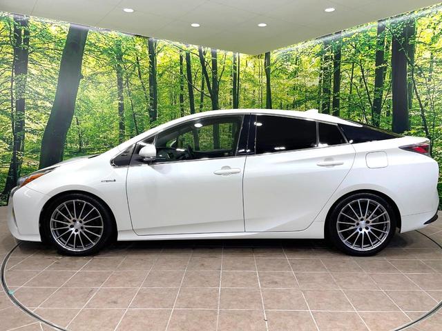 プリウス Sツーリングセレクション 純正SDナビ バックカメラ トヨタセーフティセンス レーダークルーズ 禁煙車 レザーシート コーナーセンサー スマートキー LEDヘッド ビルトインETC オートハイビーム 車線逸脱警報 オートライト(30枚目)