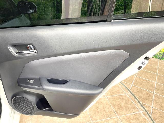 プリウス Sツーリングセレクション 純正SDナビ バックカメラ トヨタセーフティセンス レーダークルーズ 禁煙車 レザーシート コーナーセンサー スマートキー LEDヘッド ビルトインETC オートハイビーム 車線逸脱警報 オートライト(55枚目)