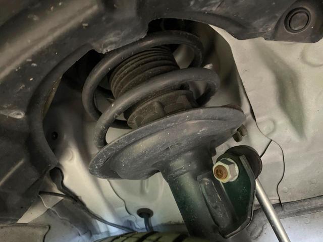 ヴィッツ Ｆ　セーフティーエディションＩＩＩ　純正ナビ　バックカメラ　トヨタセーフティセンス　禁煙車　スマートキー　ＬＥＤヘッド　ビルトインＥＴＣ　オートハイビーム　車線逸脱警報　オートライト　Ｂｌｕｅｔｏｏｔｈ　ＣＤ　地デジ（20枚目）