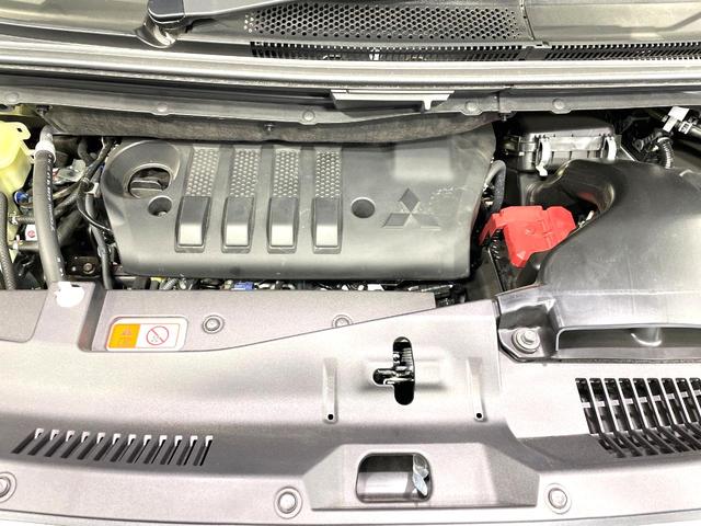 デリカD:5 P 4WD ターボ ディーゼル 両側電動ドア 純正10型ナビ バックカメラ 衝突被害軽減システム レーダークルーズ 禁煙車 電動リアゲート パワーシート スマートキー LEDヘッド(18枚目)