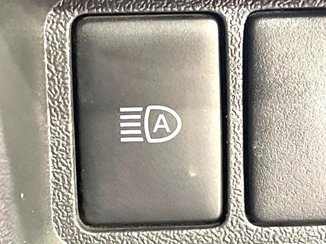 ハイエースバン スーパーＧＬ　ダークプライムＩＩ　セーフティセンス　ＳＤナビ　バックカメラ　禁煙車　ハーフレザーシート　スマートキー　ＬＥＤヘッド　ビルトインＥＴＣ　オートハイビーム　車線逸脱警報　オートライト　オートエアコン　Ｂｌｕｅｔｏｏｔｈ（7枚目）