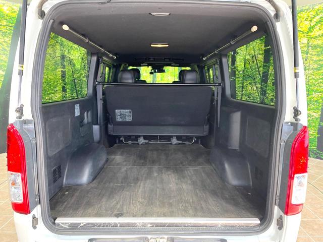 ハイエースバン スーパーＧＬ　ダークプライムＩＩ　セーフティセンス　ＳＤナビ　バックカメラ　禁煙車　ハーフレザーシート　スマートキー　ＬＥＤヘッド　ビルトインＥＴＣ　オートハイビーム　車線逸脱警報　オートライト　オートエアコン　Ｂｌｕｅｔｏｏｔｈ（10枚目）