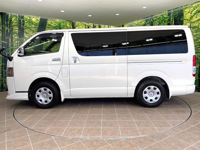 ハイエースバン スーパーＧＬ　ダークプライムＩＩ　セーフティセンス　ＳＤナビ　バックカメラ　禁煙車　ハーフレザーシート　スマートキー　ＬＥＤヘッド　ビルトインＥＴＣ　オートハイビーム　車線逸脱警報　オートライト　オートエアコン　Ｂｌｕｅｔｏｏｔｈ（25枚目）