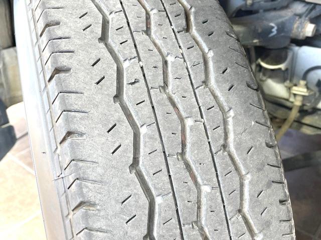 ハイエースバン スーパーＧＬ　ダークプライムＩＩ　セーフティセンス　ＳＤナビ　バックカメラ　禁煙車　ハーフレザーシート　スマートキー　ＬＥＤヘッド　ビルトインＥＴＣ　オートハイビーム　車線逸脱警報　オートライト　オートエアコン　Ｂｌｕｅｔｏｏｔｈ（29枚目）