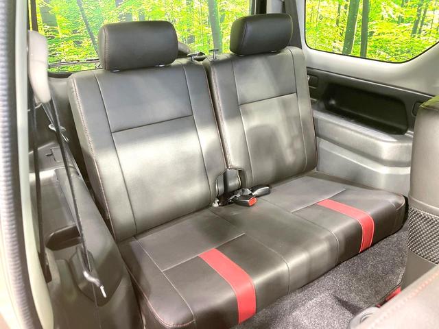 後部座席も気になるようなキズ・汚れやへたり等、大きなダメージはなく、良好な状態です。