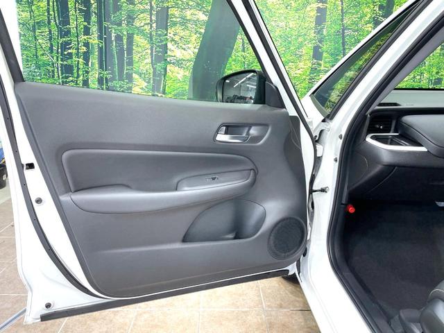 フィット ｅ：ＨＥＶホーム　ＳＤナビ　バックカメラ　衝突被害軽減システム　禁煙車　ハーフレザーシート　コーナーセンサー　スマートキー　ＬＥＤヘッド　ＥＴＣ　オートハイビーム　車線逸脱警報　オートライト　オートエアコン（44枚目）