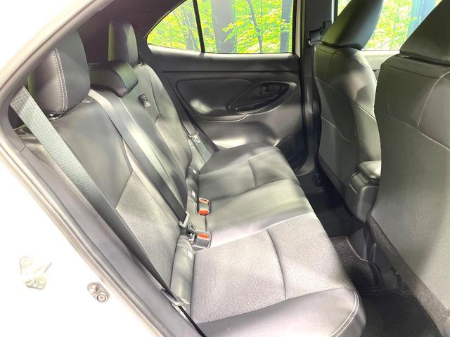 ヤリスクロス ハイブリッドＺ　トヨタセーフティセンス　レーダークルーズ　バックカメラ　ハーフレザーシート　パワーシート　コーナーセンサー　スマートキー　ＬＥＤヘッド　ＥＴＣ２．０　純正１８インチＡＷ　オートハイビーム　禁煙車（9枚目）