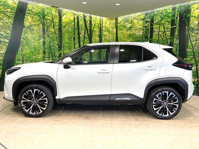 ヤリスクロス ハイブリッドＺ　トヨタセーフティセンス　レーダークルーズ　バックカメラ　ハーフレザーシート　パワーシート　コーナーセンサー　スマートキー　ＬＥＤヘッド　ＥＴＣ２．０　純正１８インチＡＷ　オートハイビーム　禁煙車（32枚目）