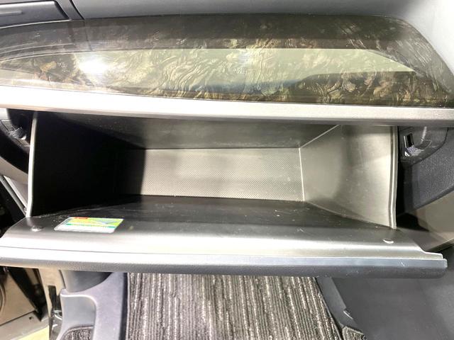 ヴェルファイア ２．５Ｚ　両側電動ドア　純正ＳＤナビ　バックカメラ　禁煙車　コーナーセンサー　スマートキー　ＬＥＤヘッド　ビルトインＥＴＣ　純正１８インチアルミ　オートライト　デュアルエアコン　Ｂｌｕｅｔｏｏｔｈ　ＣＤ（49枚目）