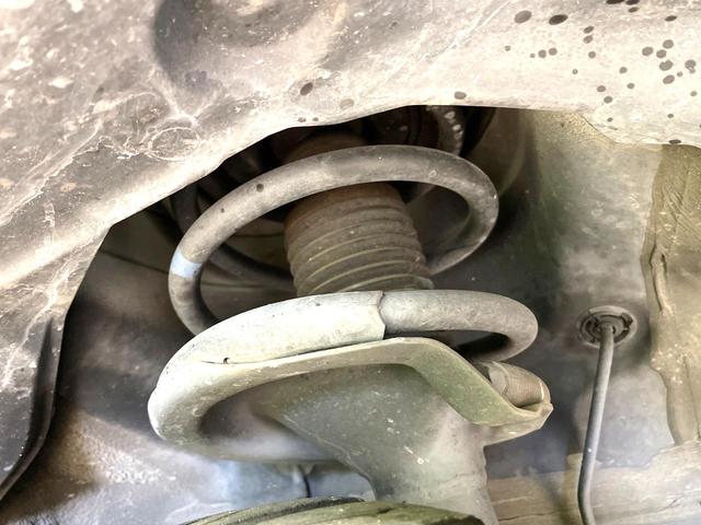 デリカD:5 D パワーパッケージ 4WD ディーゼル(軽油) 両側電動ドア 8インチSDナビ 後席モニター バックカメラ 禁煙車 スマートキー HIDヘッド クルコン 純正18インチアルミ オートエアコン Bluetooth(20枚目)