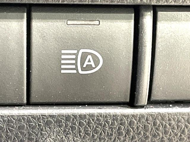 ハリアーハイブリッド Ｇ　純正ディスプレイオーディオ　バックカメラ　トヨタセーフティセンス　レーダークルーズ　禁煙車　電動リアゲート　ハーフレザーシート　パワーシート　コーナーセンサー　ＬＥＤヘッド　純正１８インチアルミ（43枚目）